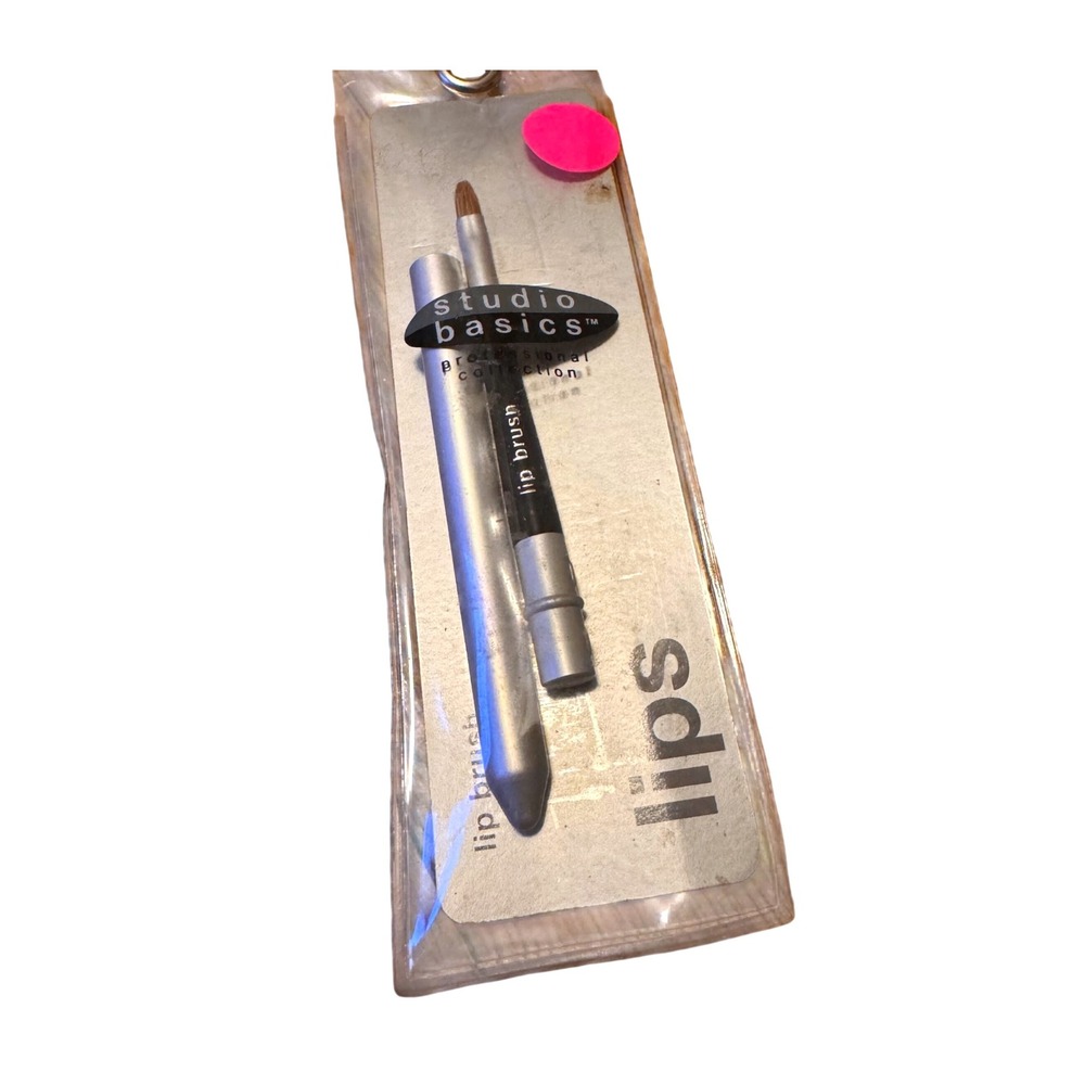 $3 BUNDLE ITEM NWT Studio Basics Professional Collection Lip Brush Cover